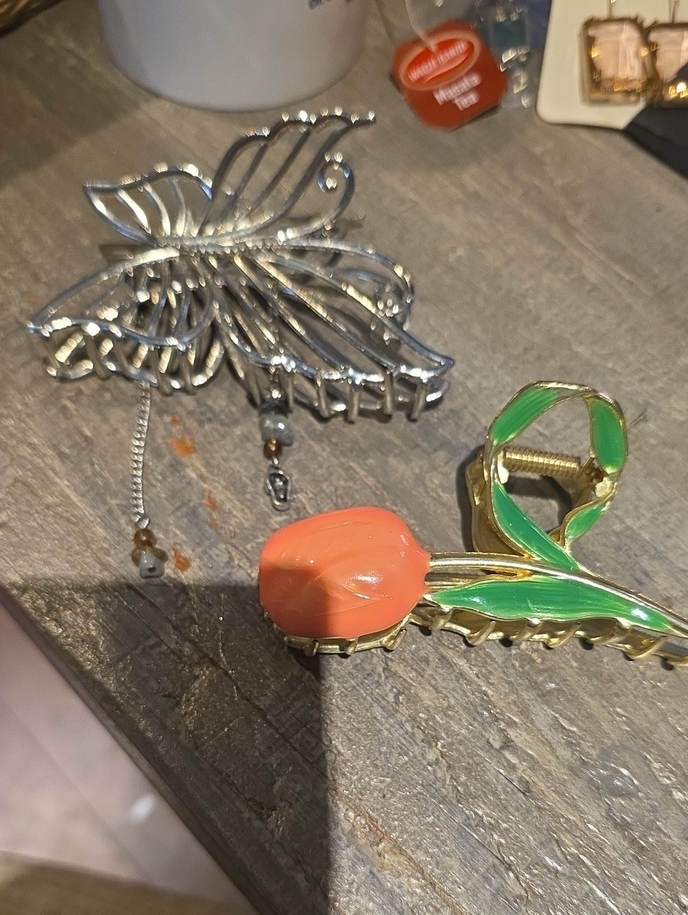 Gold-Tone Green and Coral Floral Hair Clip - Unbranded
